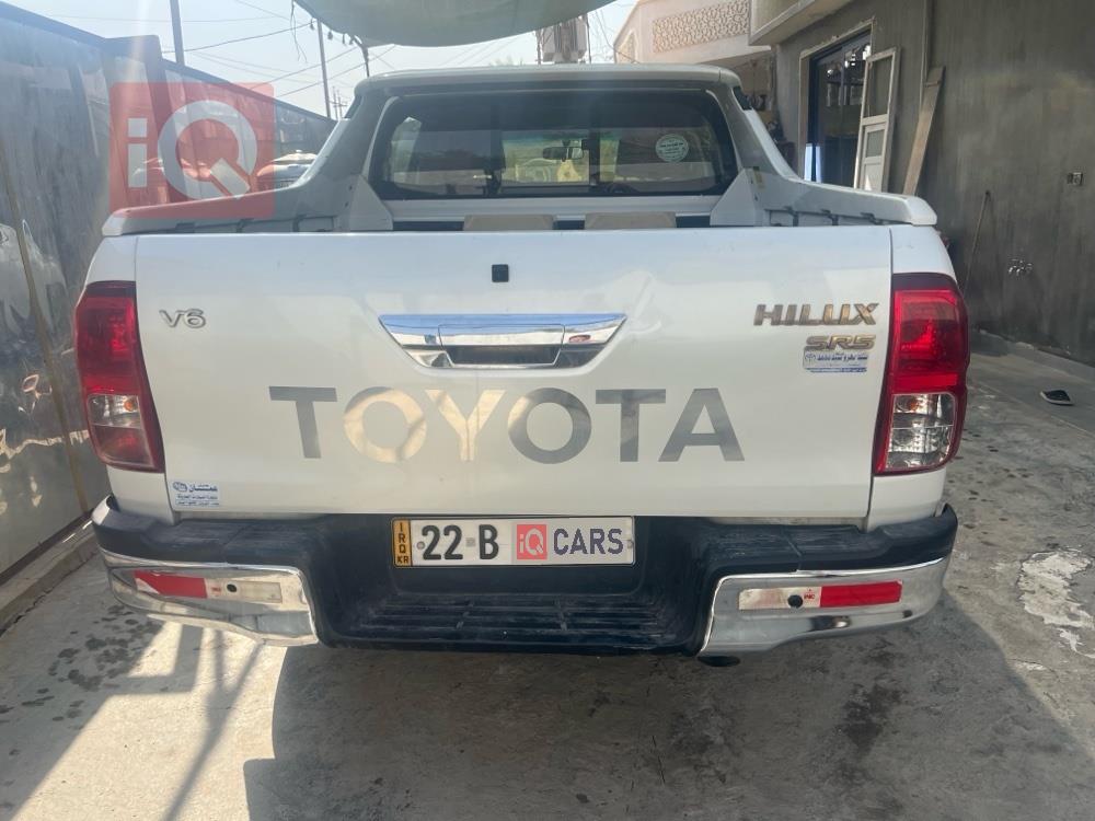 تويوتا هايلوكس